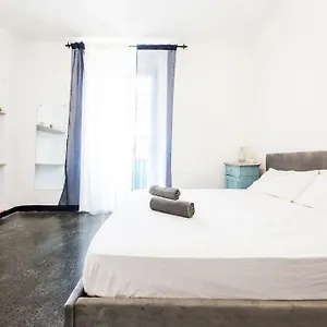 agostinos-apartment.hotelitalianriviera.com/